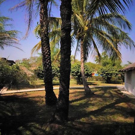 Hotel Katakalousse Yembakana Dış mekan fotoğraf