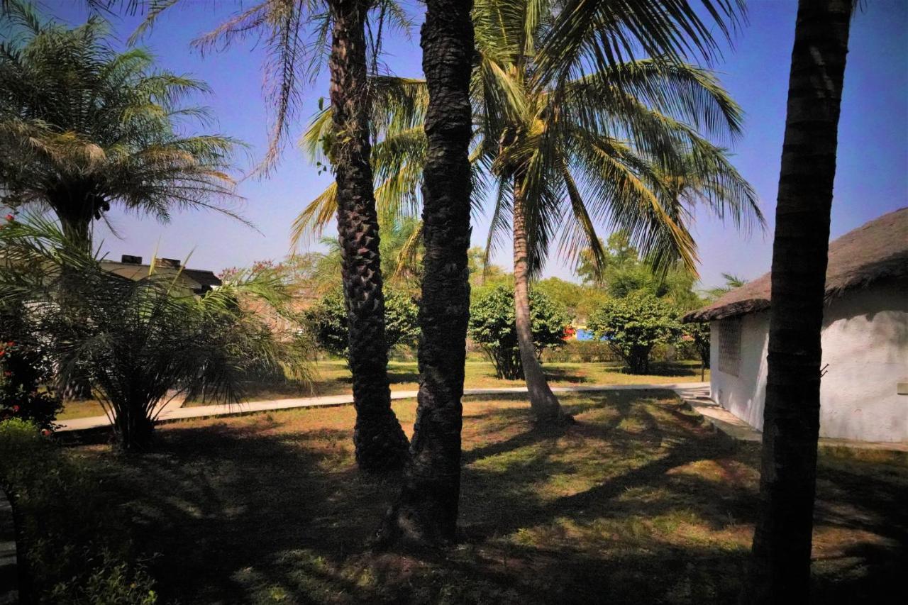 Hotel Katakalousse Yembakana Dış mekan fotoğraf